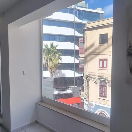 Metrostays Paceville St Julian Apartment *